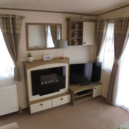 The Grange Ingoldmells: Elan 6 Berth, Central Heated, Wrap Around Decking Екстериор снимка