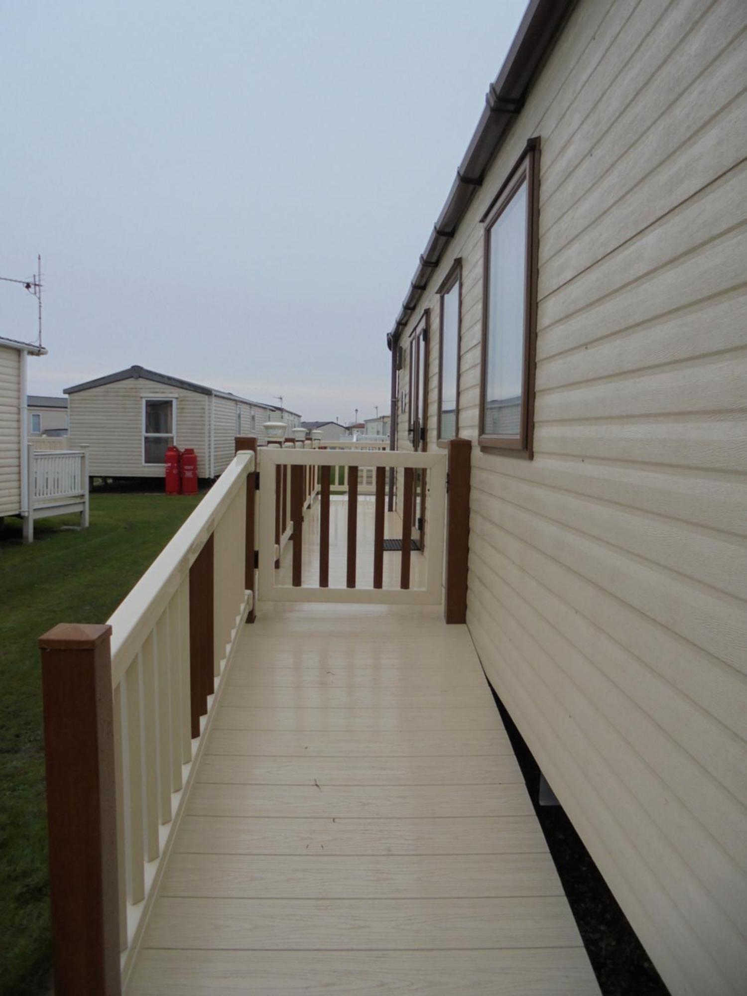 The Grange Ingoldmells: Elan 6 Berth, Central Heated, Wrap Around Decking Екстериор снимка