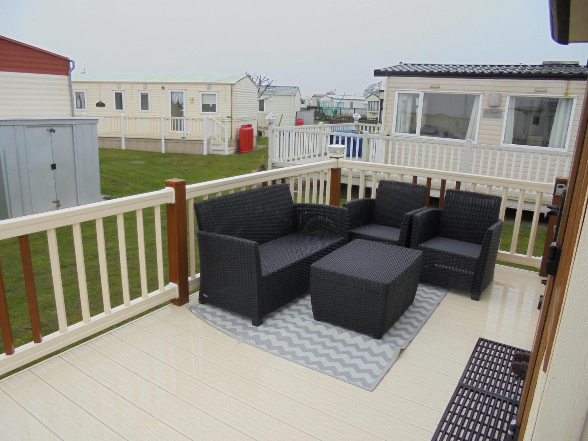 The Grange Ingoldmells: Elan 6 Berth, Central Heated, Wrap Around Decking Екстериор снимка